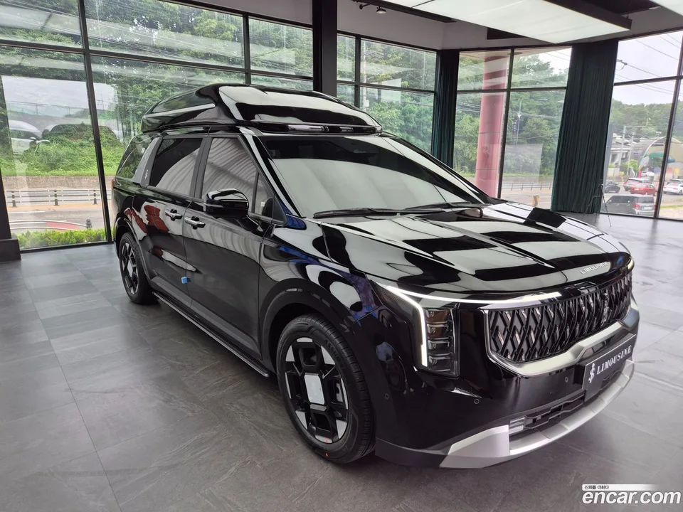 Kia Carnival HEV 9 2025 — photo 1, buy with delivery to Moscow