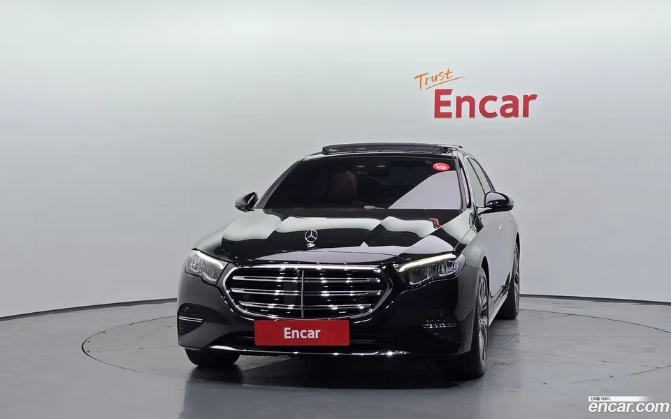 Mercedes-Benz E-Class E220d 4MATIC 2025 — thumbnail 3