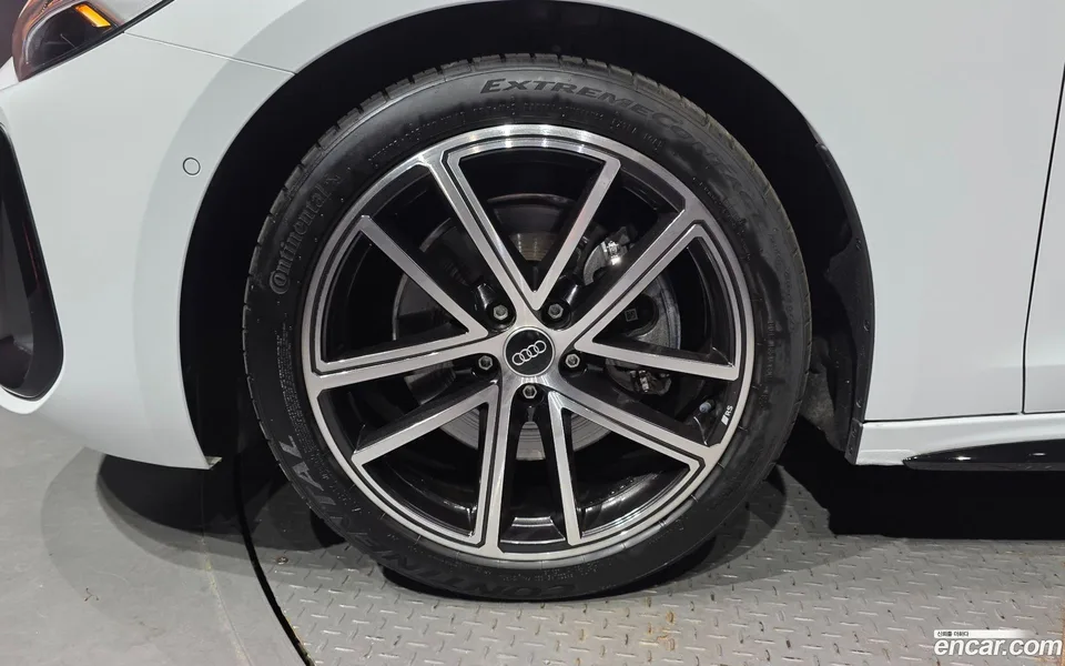 Audi A5 45 TFSI S Line 2025 — thumbnail 2