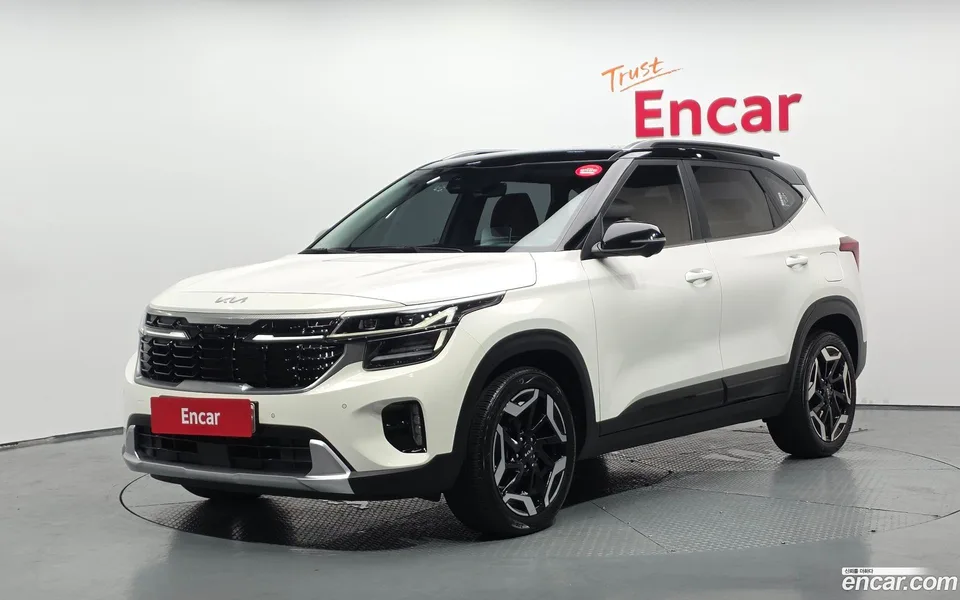 Kia Seltos 2.0 2WD 2022 — photo 1, buy with delivery to Moscow