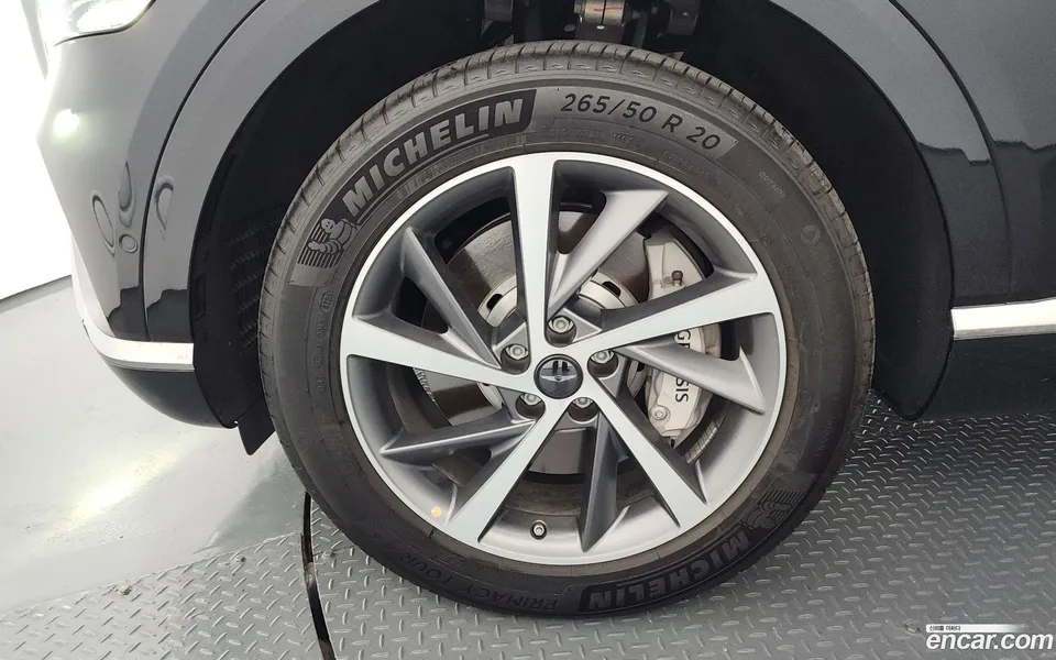 Genesis GV80 2.5T AWD 2025 — thumbnail 2
