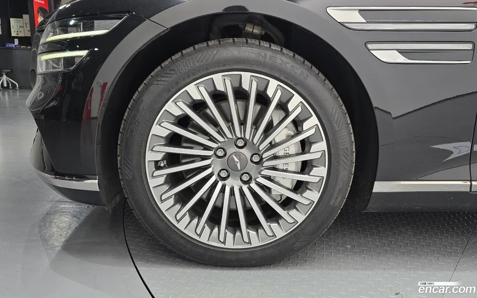 Genesis Electrified G80 e-AWD 2023 — миниатюра 5