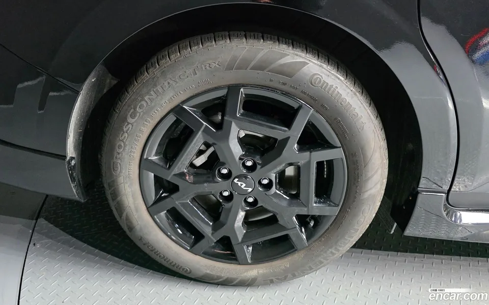 Kia Carnival HEV 9 () 2025 — thumbnail 5