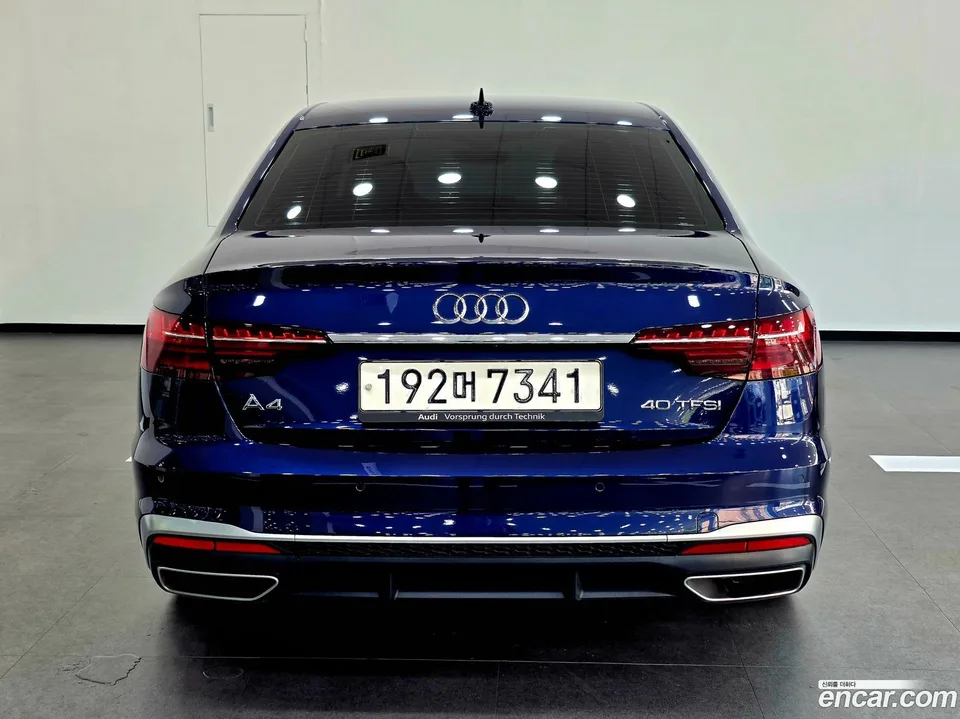 Audi A4 40 TFSI 2023 — thumbnail 4
