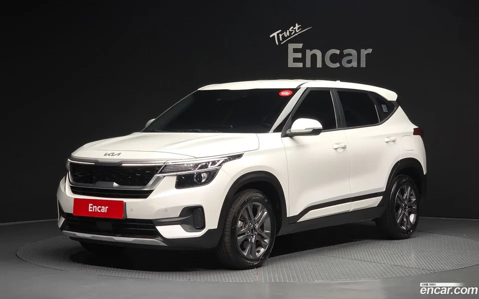 Kia Seltos 1.6 2WD 2022 — photo 1, buy with delivery to Moscow
