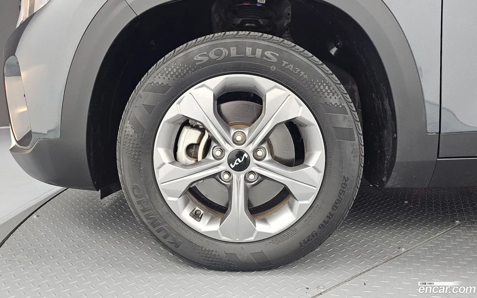 Kia Seltos 1.6 2WD 2023 — thumbnail 2