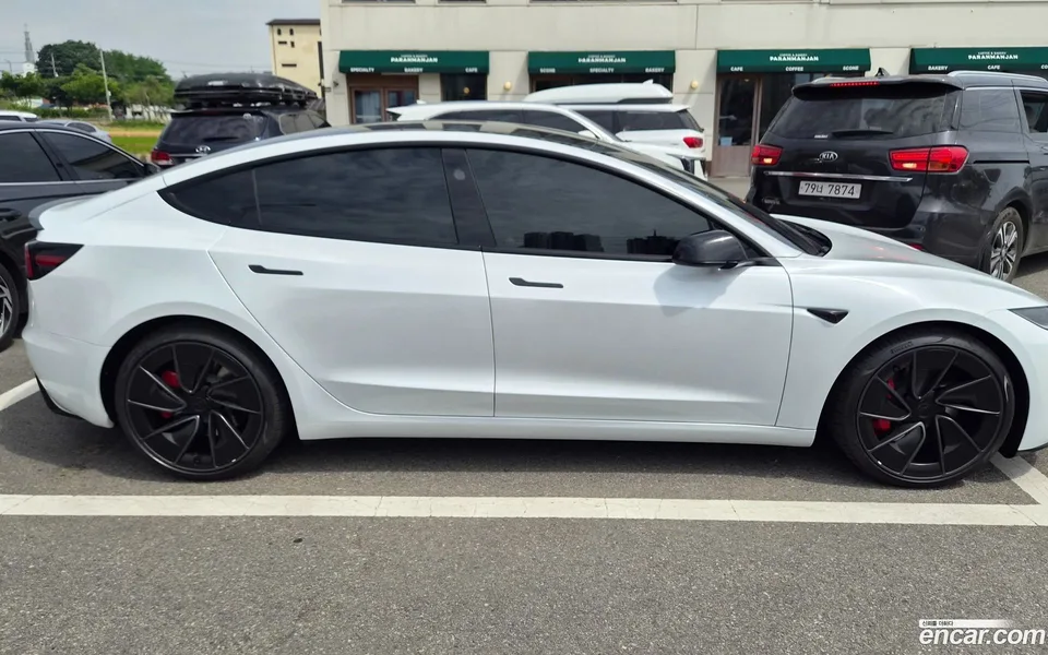 Tesla Model 3 AWD 2026 — thumbnail 3