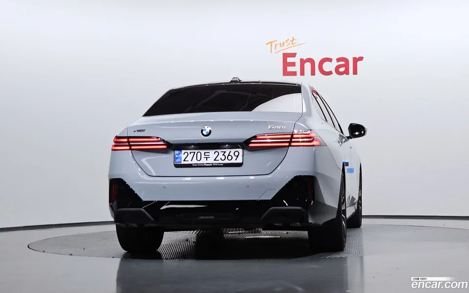 BMW 5 Series 530i xDrive M 2025 — thumbnail 4