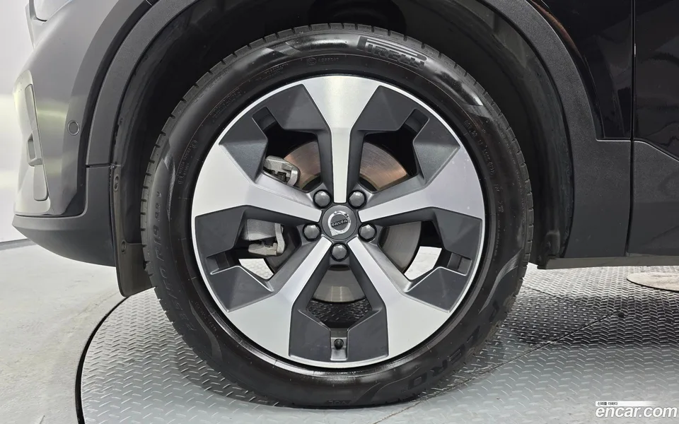 Volvo XC40 B4 2022 — thumbnail 5