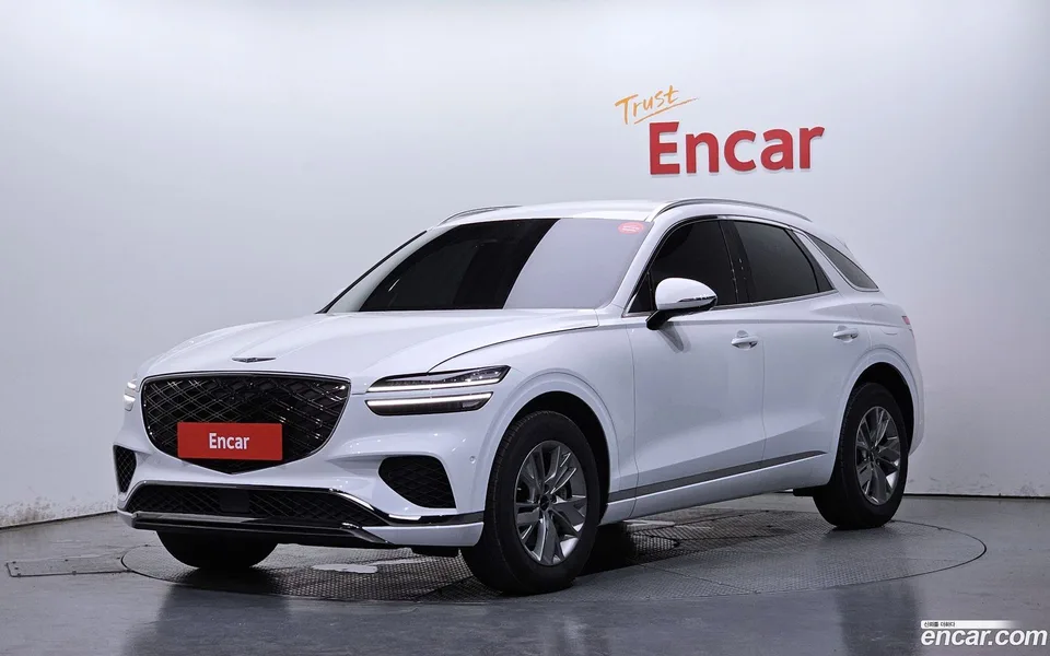 Genesis GV70 2.5T 2WD 2025 — photo 1, buy with delivery to Moscow