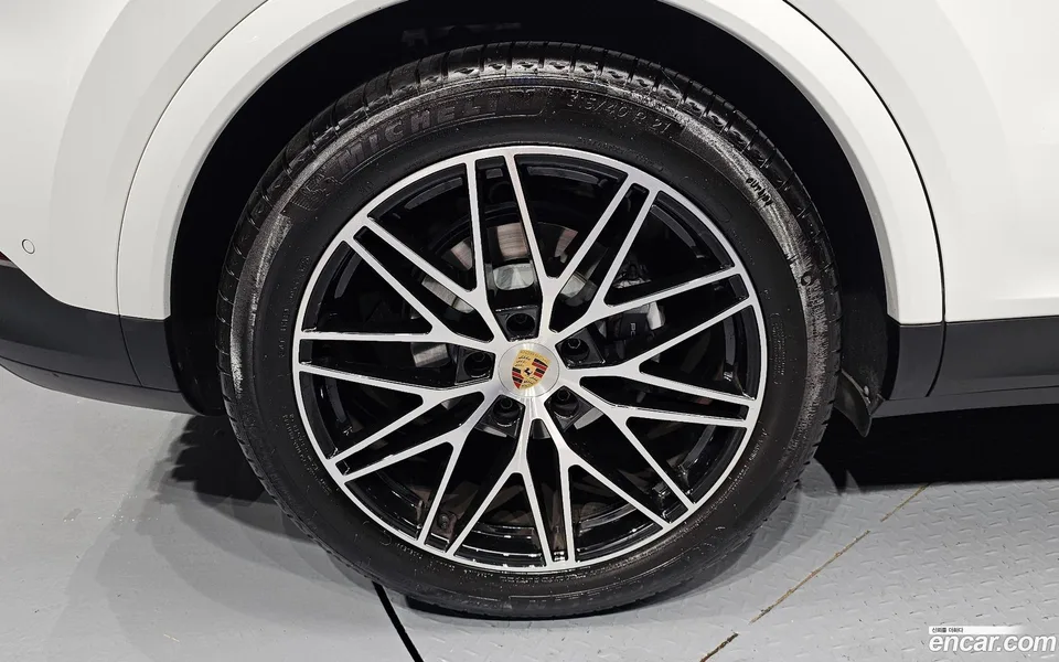 Porsche Cayenne 3.0 2024 — thumbnail 2