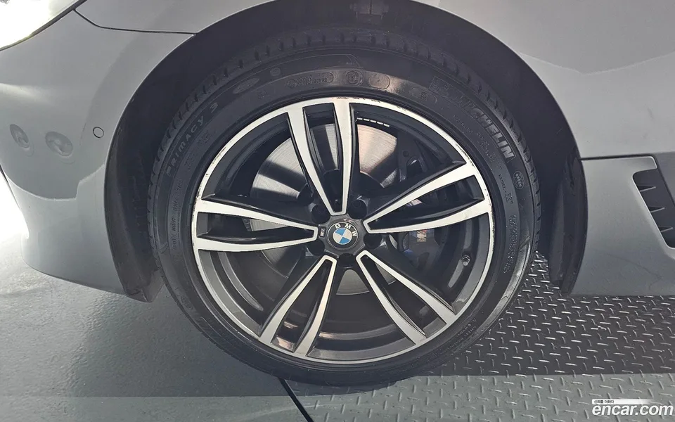 BMW 6 Series GT 620d M 2022 — thumbnail 2