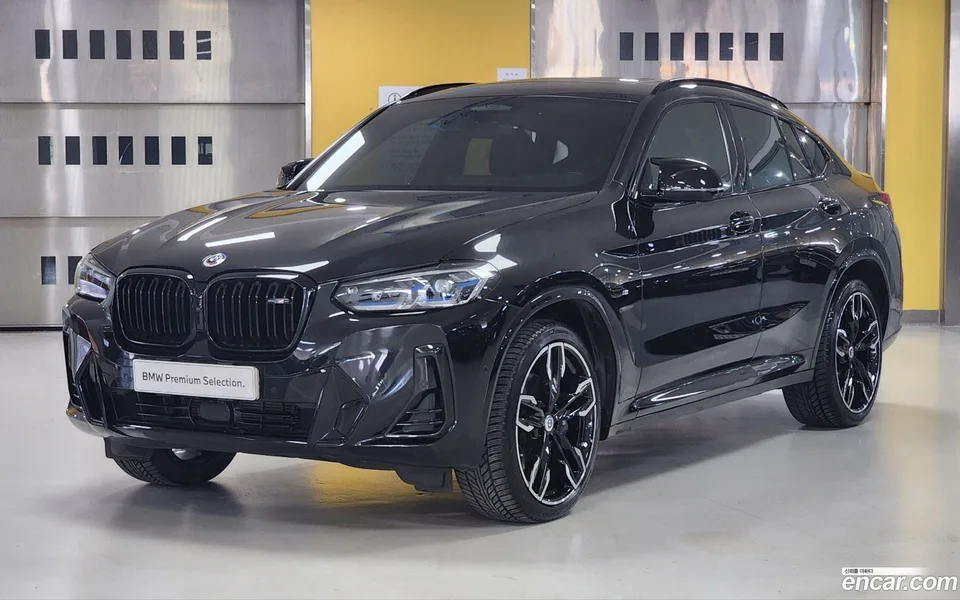 BMW X4 xDrive M40i 2022 — photo 1, buy with delivery to Moscow