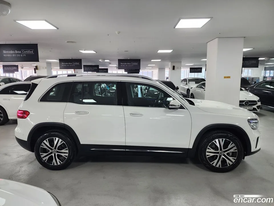 Mercedes-Benz GLB-Class GLB200 d 2025 — thumbnail 2