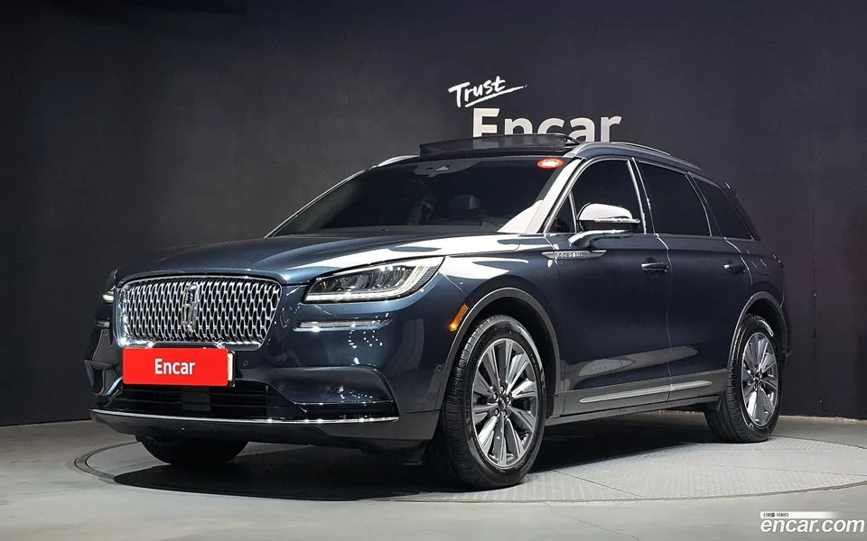 Lincoln Corsair 2.0 AWD 2022 — photo 1, buy with delivery to Moscow