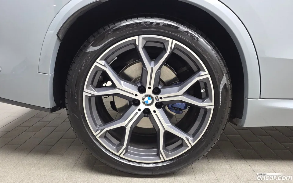 BMW X5 xDrive 40i M 2025 — thumbnail 2