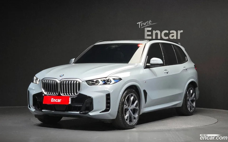 BMW X5 xDrive 40i M 2025 — photo 1, buy with delivery to Moscow