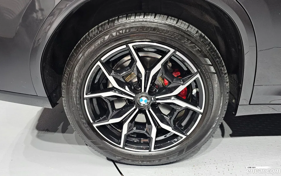 BMW X4 xDrive20i M 2023 — thumbnail 2