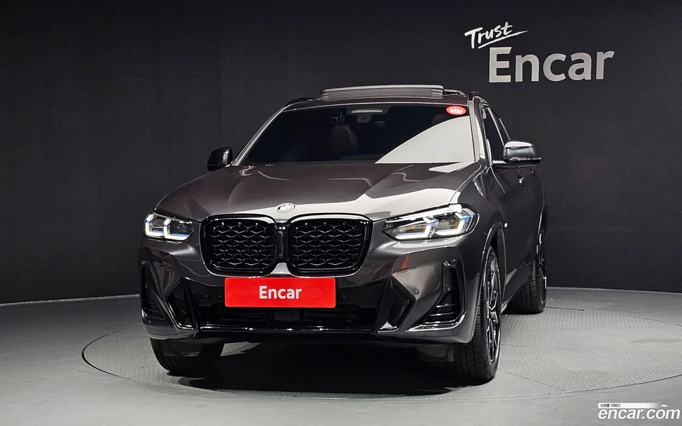BMW X4 xDrive20i M 2023 — thumbnail 3