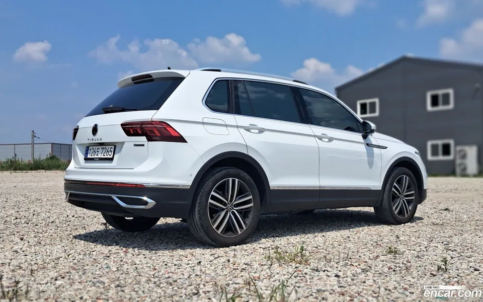 Volkswagen Tiguan 2.0 TDI 2023 — thumbnail 2