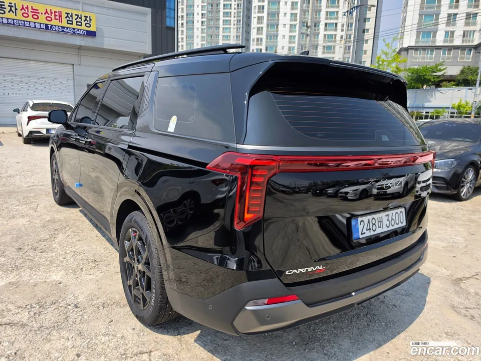 Kia Carnival HEV 9 2025 — thumbnail 4