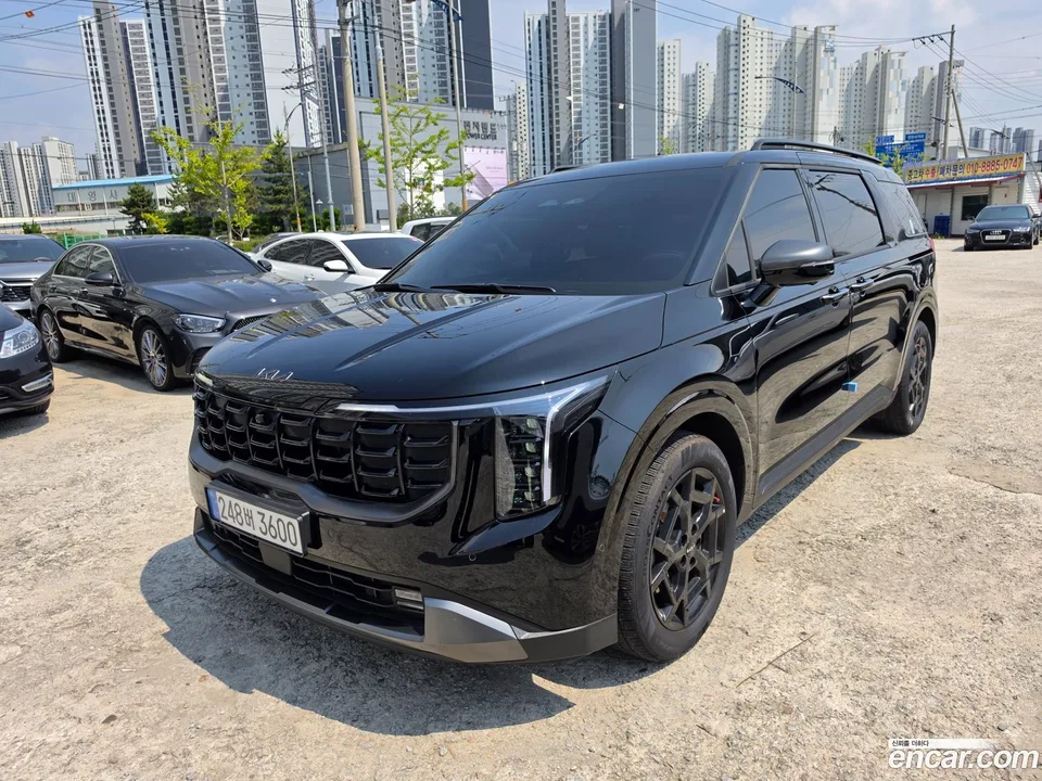 Kia Carnival HEV 9 2025 — photo 1, buy with delivery to Moscow