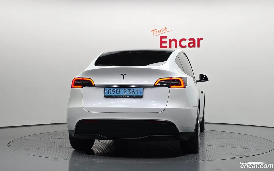 Tesla Model Y AWD 2022 — thumbnail 4