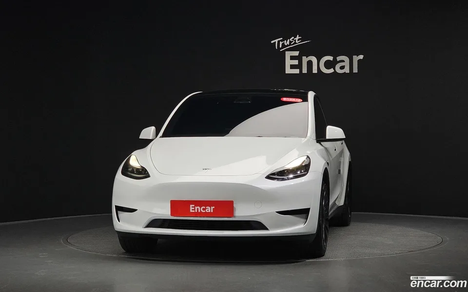 Tesla Model Y RWD 2024 — thumbnail 3