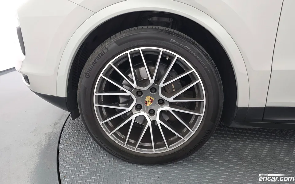 Porsche Cayenne 3.0 2022 — thumbnail 2
