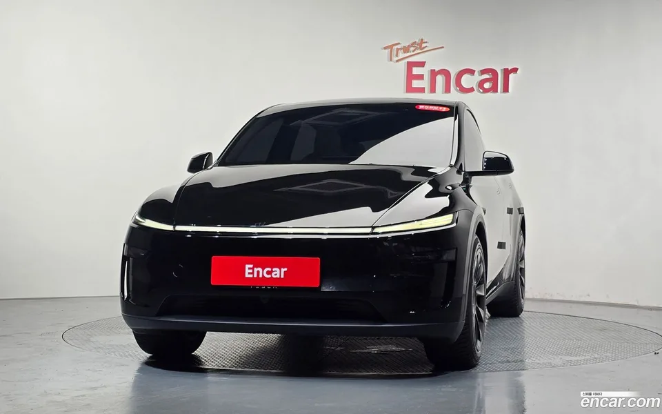 Tesla Model Y RWD 2025 — thumbnail 3