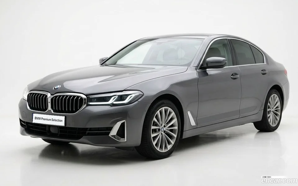 BMW 5 Series 520i 2023 — photo 1, buy with delivery to Moscow