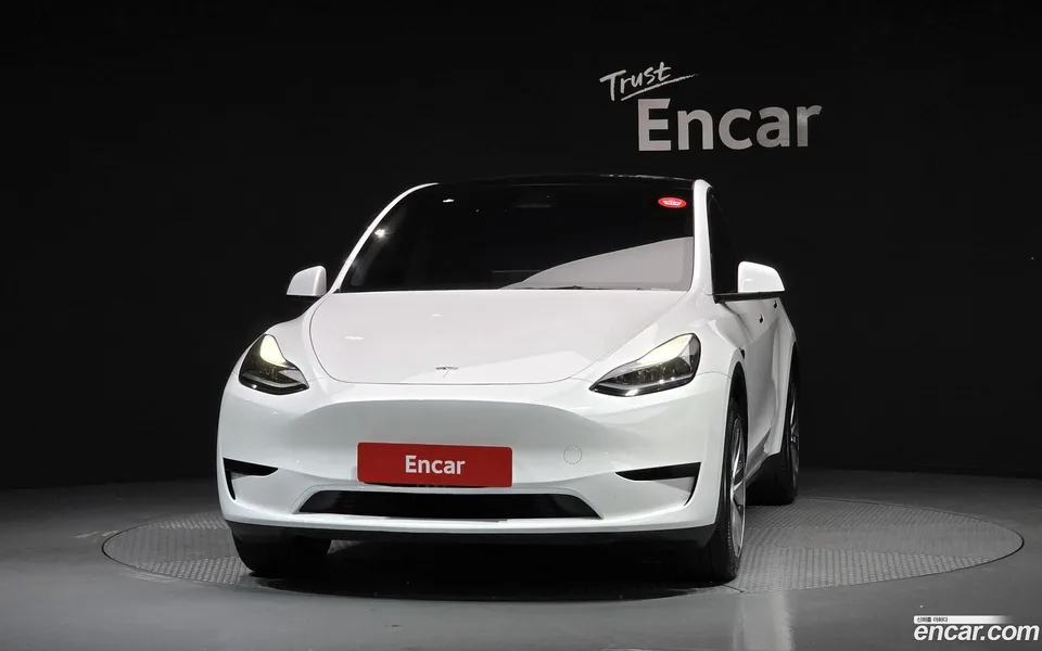 Tesla Model Y RWD 2023 — thumbnail 3