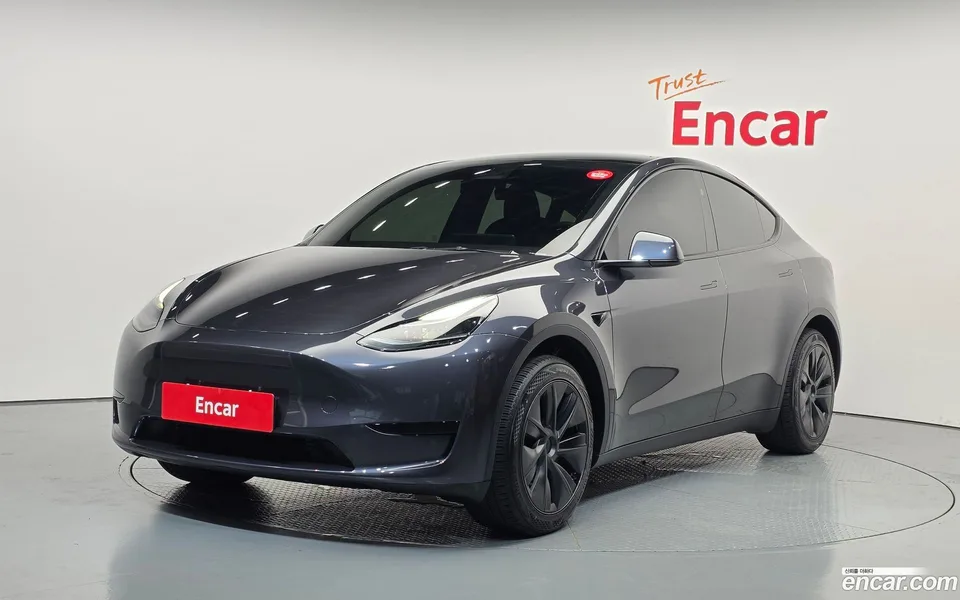 Tesla Model Y RWD 2024 — photo 1, buy with delivery to Moscow