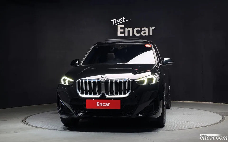 BMW X1 sDrive 20i M 2023 — thumbnail 3