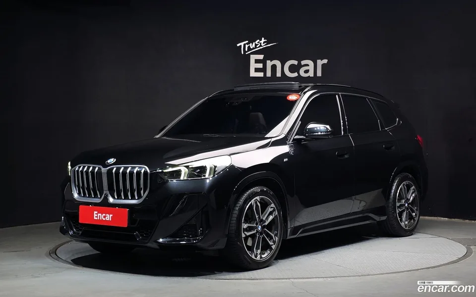 BMW X1 sDrive 20i M 2023 — photo 1, buy with delivery to Moscow
