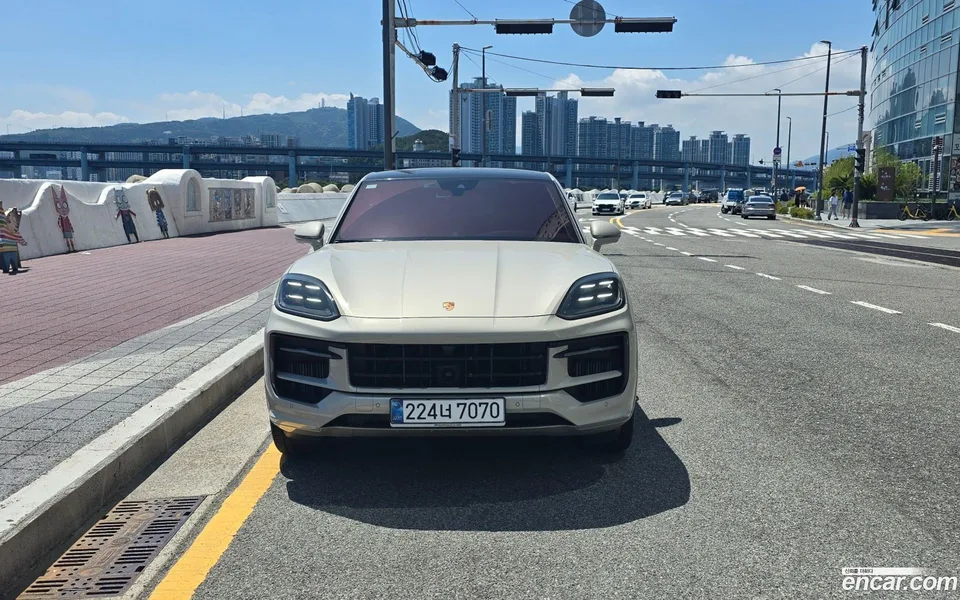 Porsche Cayenne 4.0 GTS 2024 — thumbnail 3