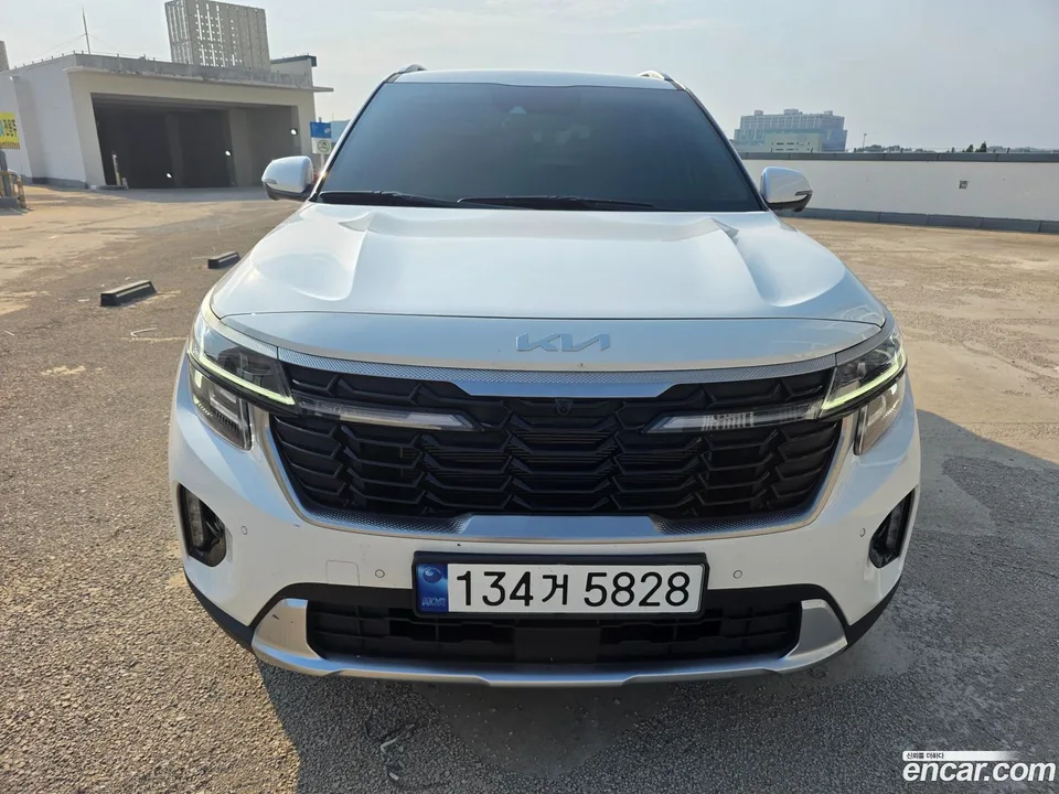 Kia Seltos 2.0 2WD 2023 — thumbnail 3