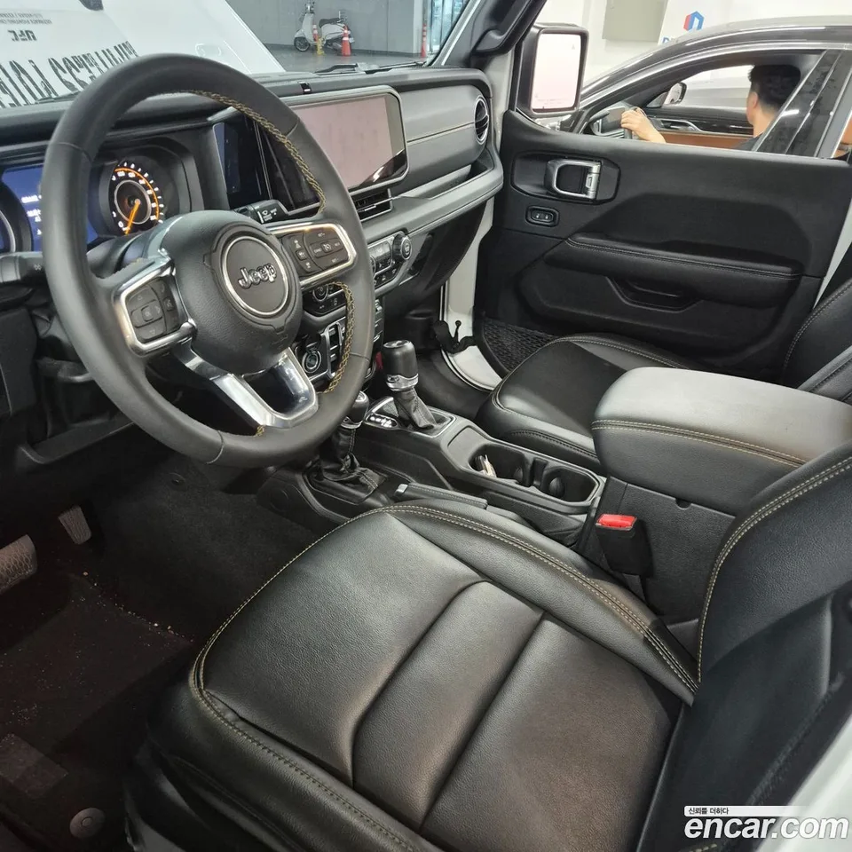 Jeep Wrangler 2.0 4 2024 — thumbnail 2