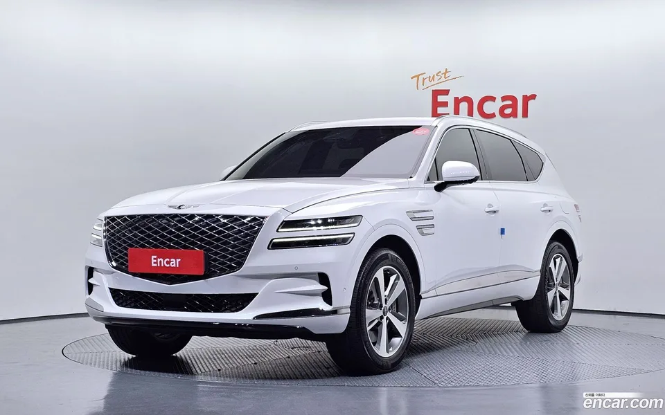 Genesis GV80 2.5T 2WD 2023 — photo 1, buy with delivery to Moscow