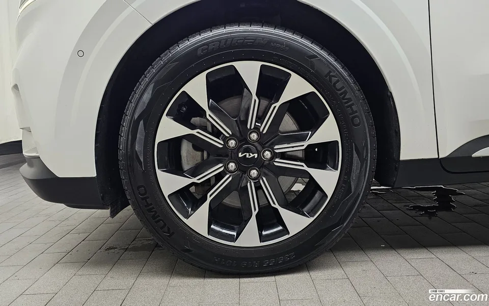 Kia Carnival 9 2022 — thumbnail 2