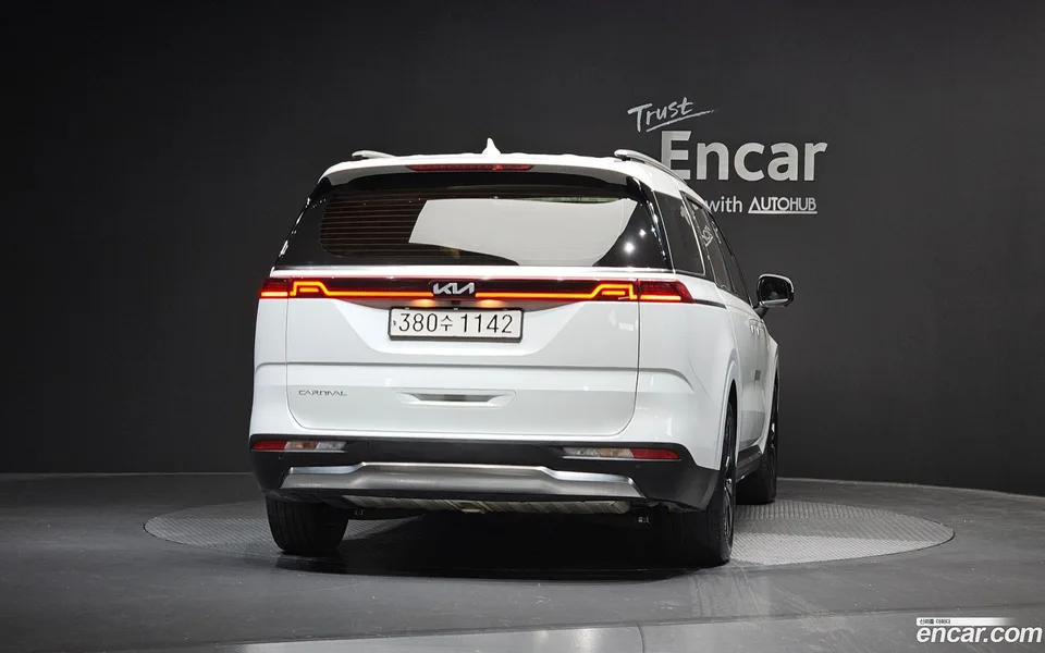 Kia Carnival 9 2022 — thumbnail 4
