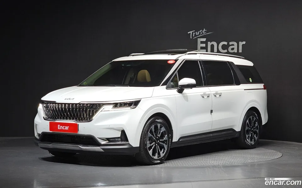 Kia Carnival 9 2022 — photo 1, buy with delivery to Moscow