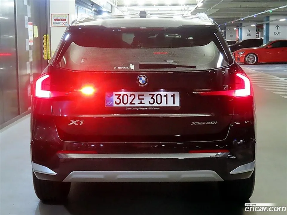 BMW X1 xDrive 20i xLine 2025 — thumbnail 5