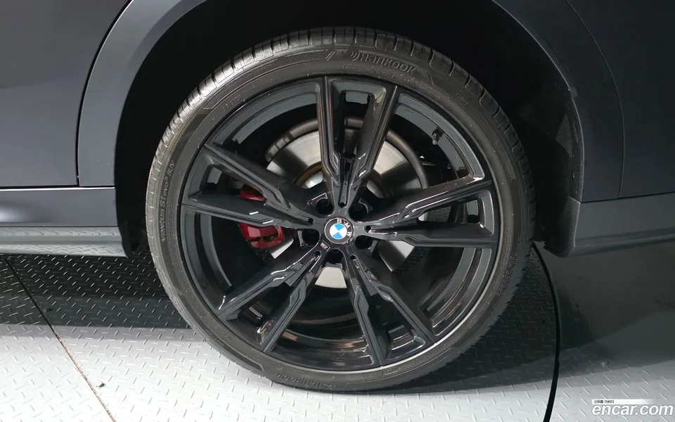 BMW X6 M60i 2023 — thumbnail 2