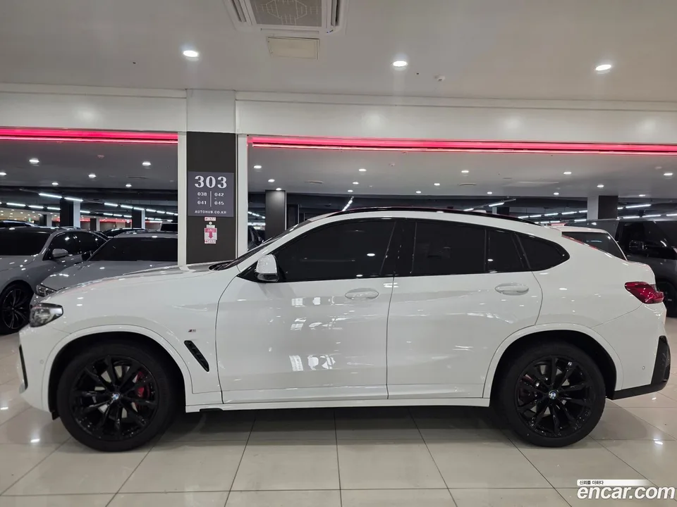 BMW X4 xDrive20i M 2025 — thumbnail 3