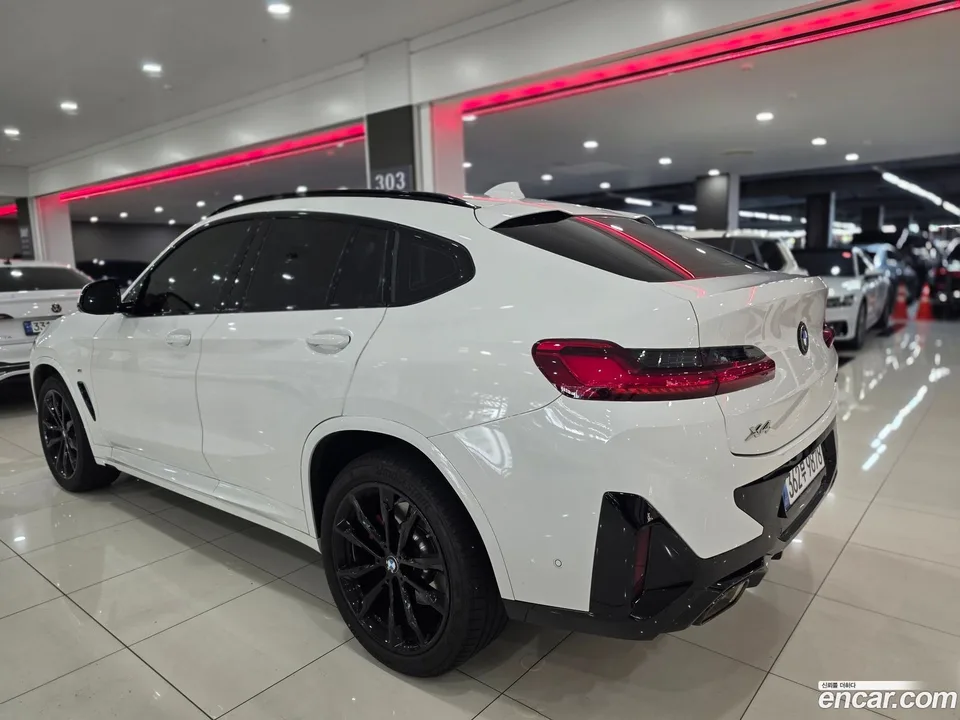 BMW X4 xDrive20i M 2025 — thumbnail 4