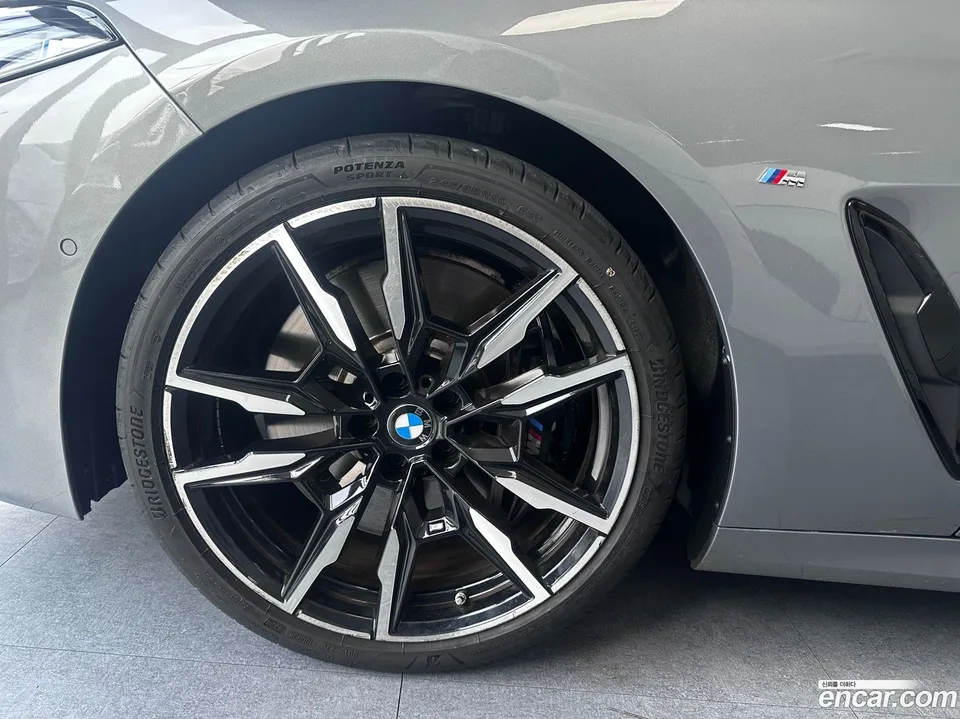 BMW 8 Series M850i xDrive 2025 — thumbnail 5