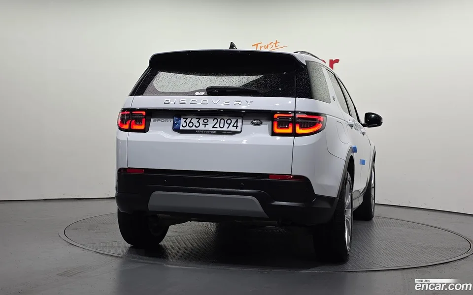 Land Rover Discovery Sport P250 SE 2023 — thumbnail 4