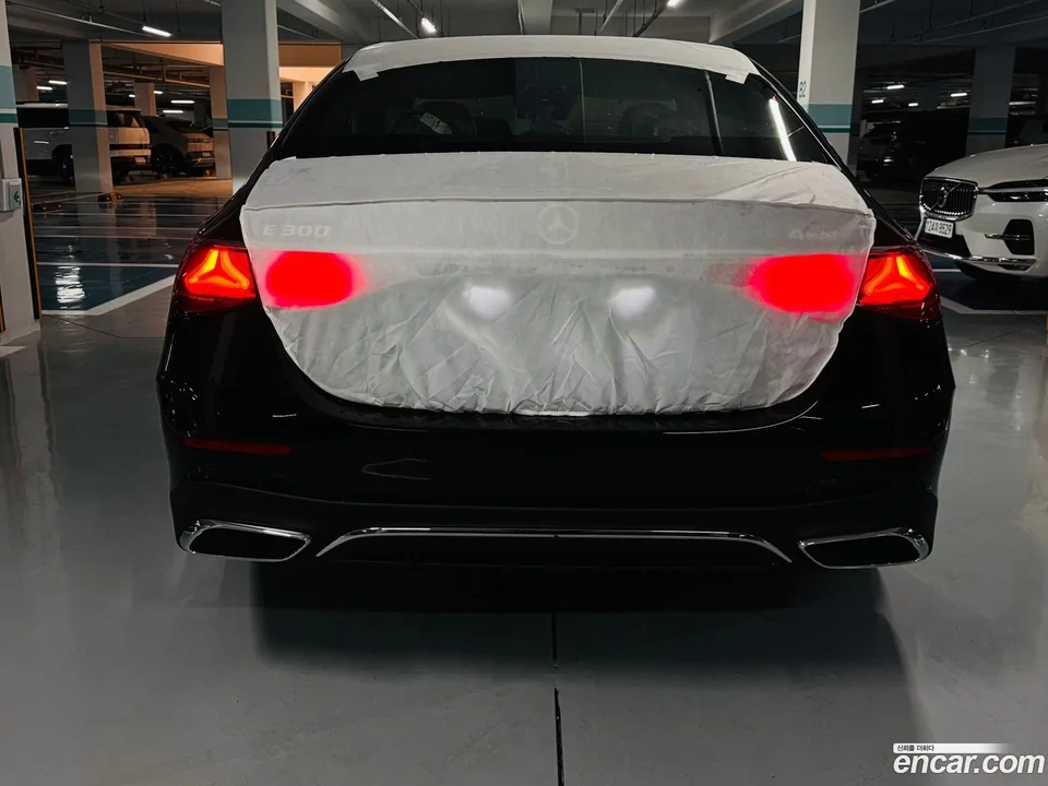 Mercedes-Benz E-Class E300 4MATIC AMG Line 2026 — thumbnail 5