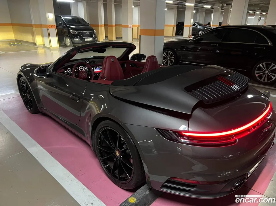 Porsche 911 (992) 2024 — thumbnail 4